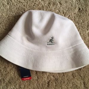 White kangol bucket hat size small brand new w tag